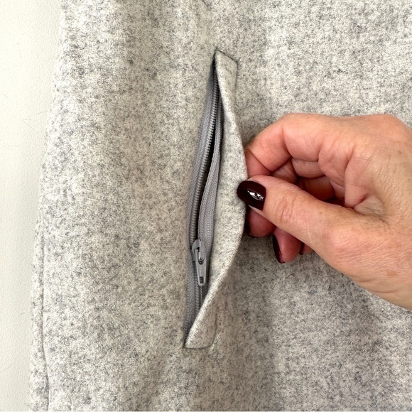 J. Crew mini skirt in a wool blend, fully lined - Picture 2 of 9